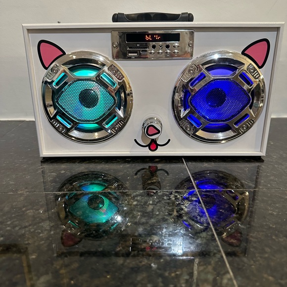 Cat blue tooth light up player - Picture 6 of 7